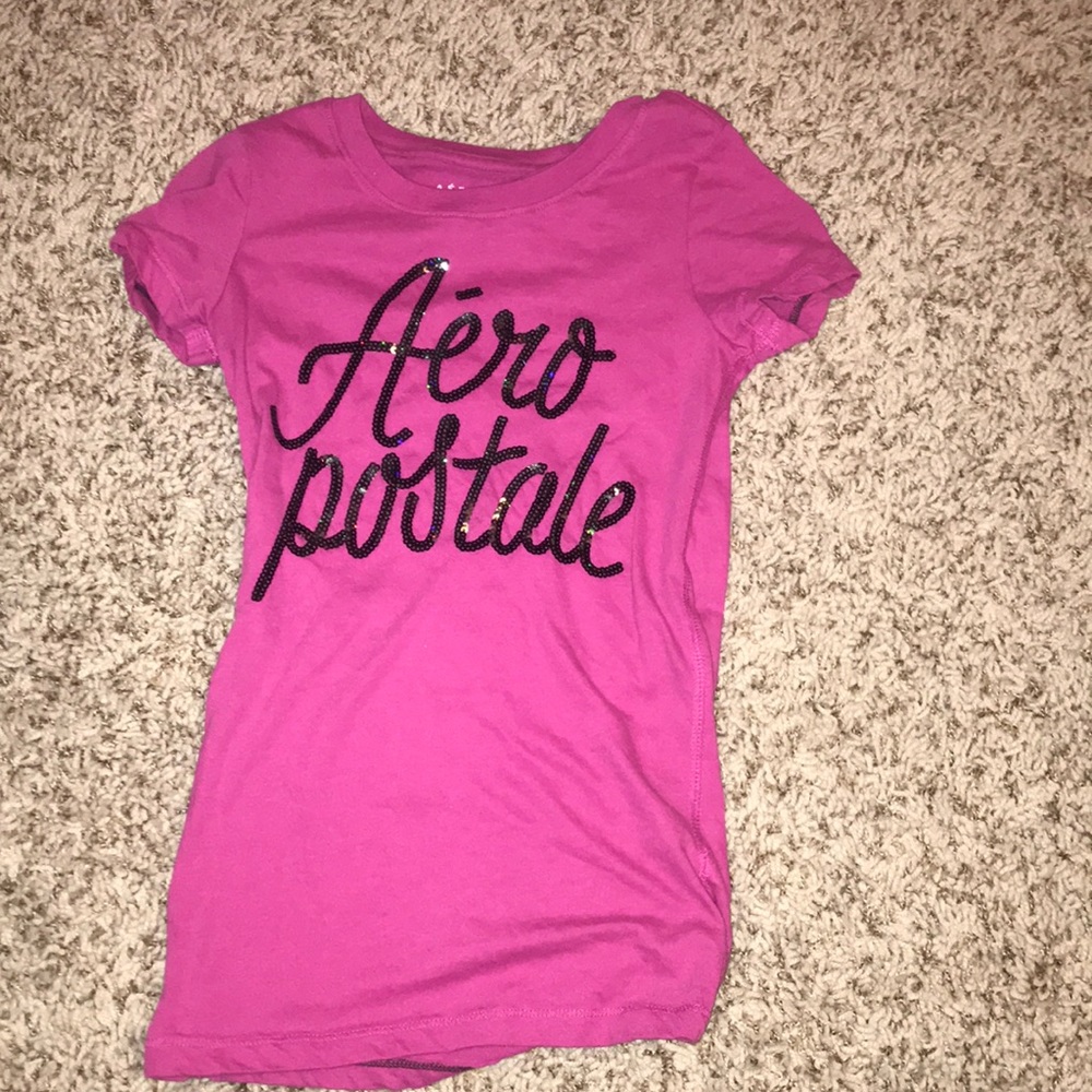 pink t-shirt
